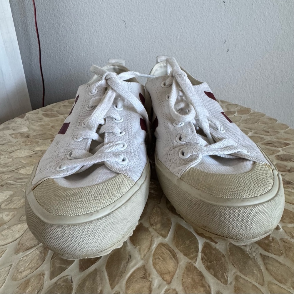 Veja White Nova Canvas Sneakers with Burgundy
Logo Accent size 6 - Picture 5 of 9